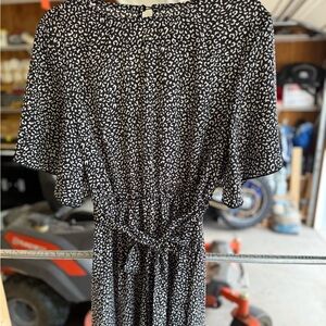 Elegant Black and White Leopard Patterned Dress
